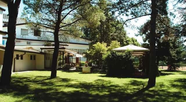 Locanda Alle Officine Buttrio ภายนอก รูปภาพ